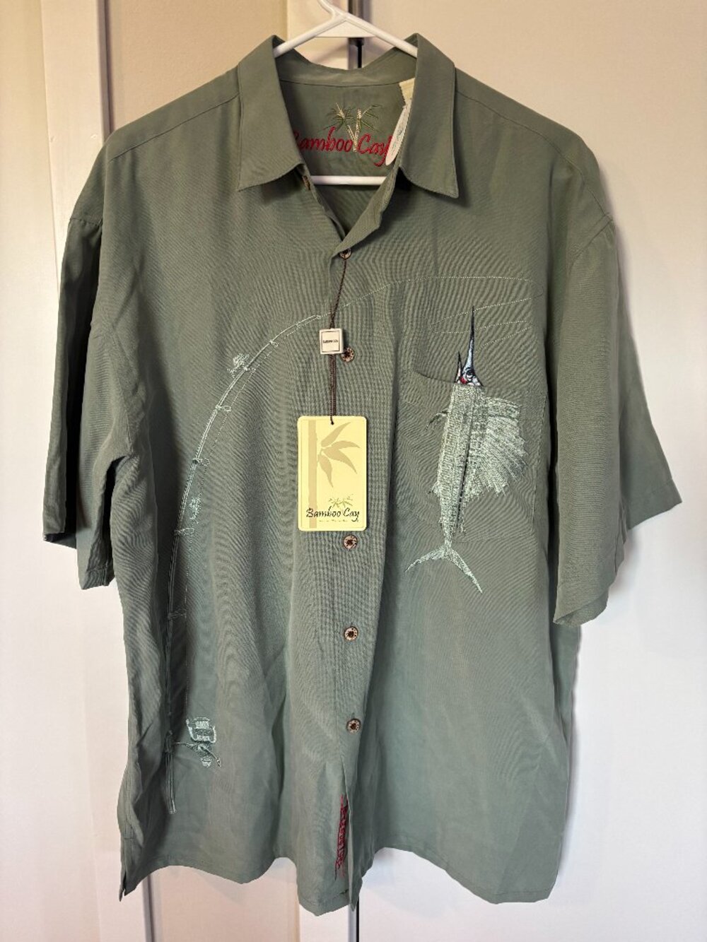 Bamboo Cay Men's Large Button Down Green Shirt-NWT